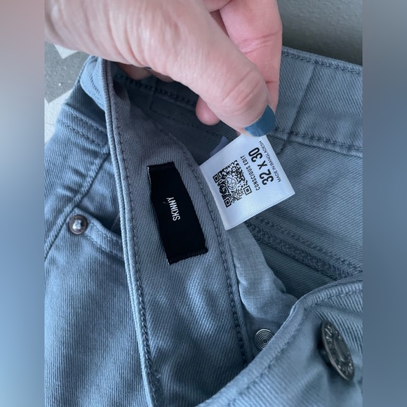 Men’s Express Skinny Jeans -size 32 x 30 (1) and 32 x 32 (2) - Picture 4 of 10